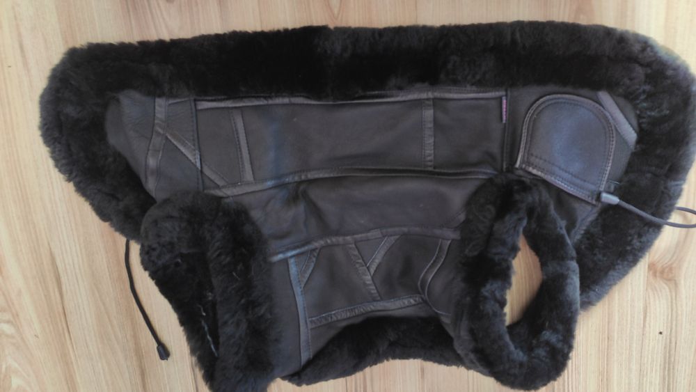 Bezrękawnik dla dziecka z korzucha