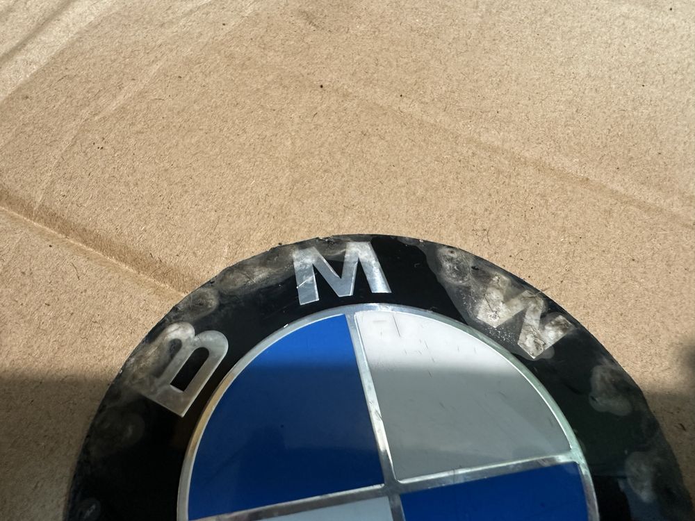 Значок емблема лейба наклейка логотип на ляду кришку багажника БМВ