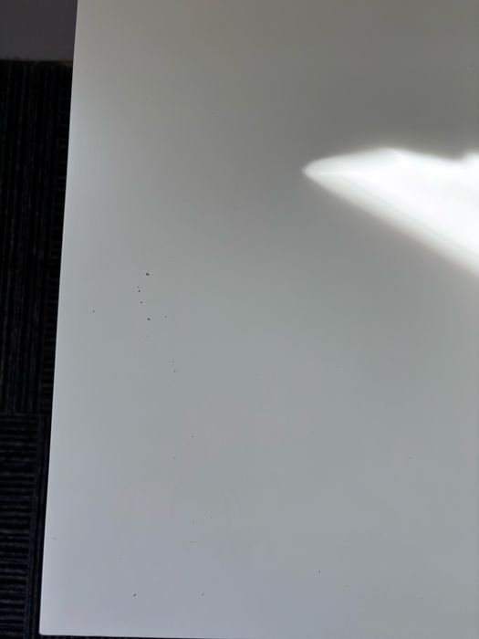 Biały stolik ikea