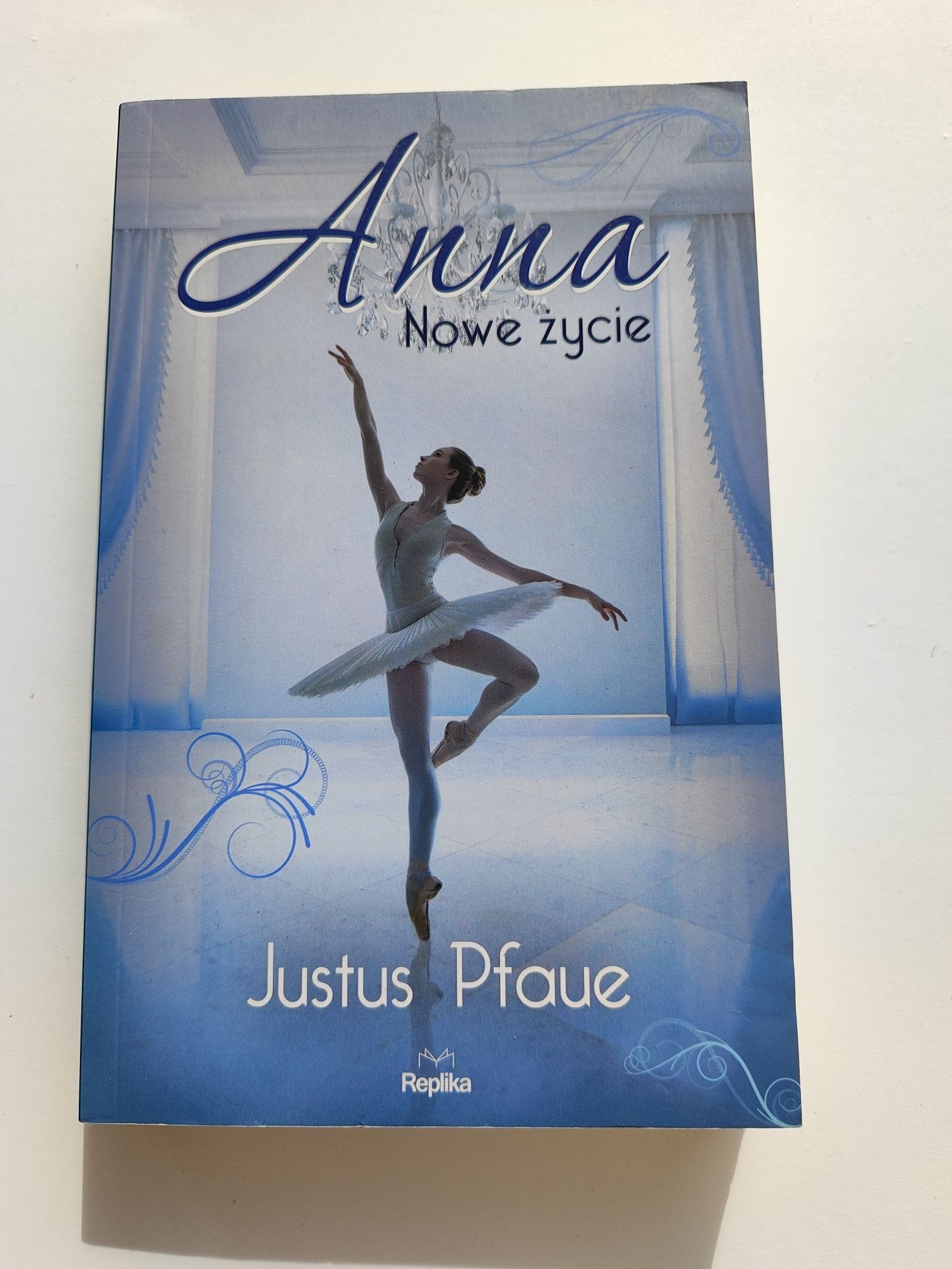 Książka "Anna. Nowe życie" Justus Pfaue