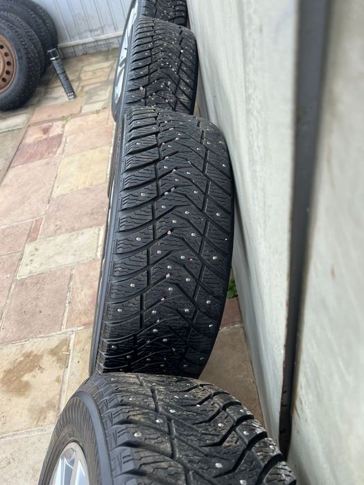 Диски з шинами Volkswagen Tiguan 215/55 r17