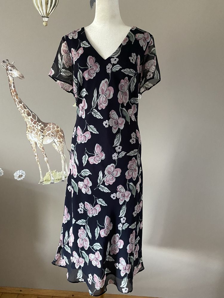 Elegancka sukienka plus size midi wygodna elastyczna