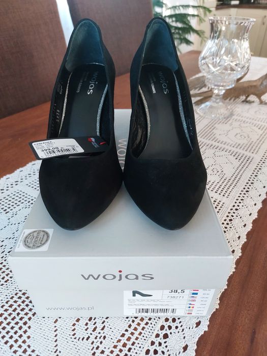 Czółenka czarne zamszowe nowe Wojas