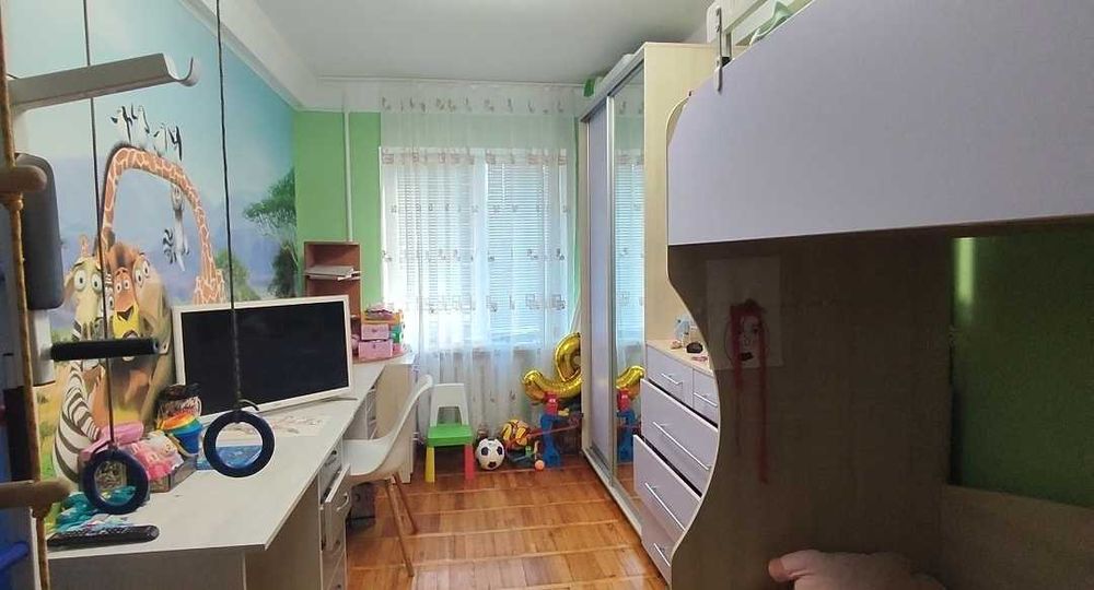 Продаж 3-кімнатної квартири, вул. Перемоги