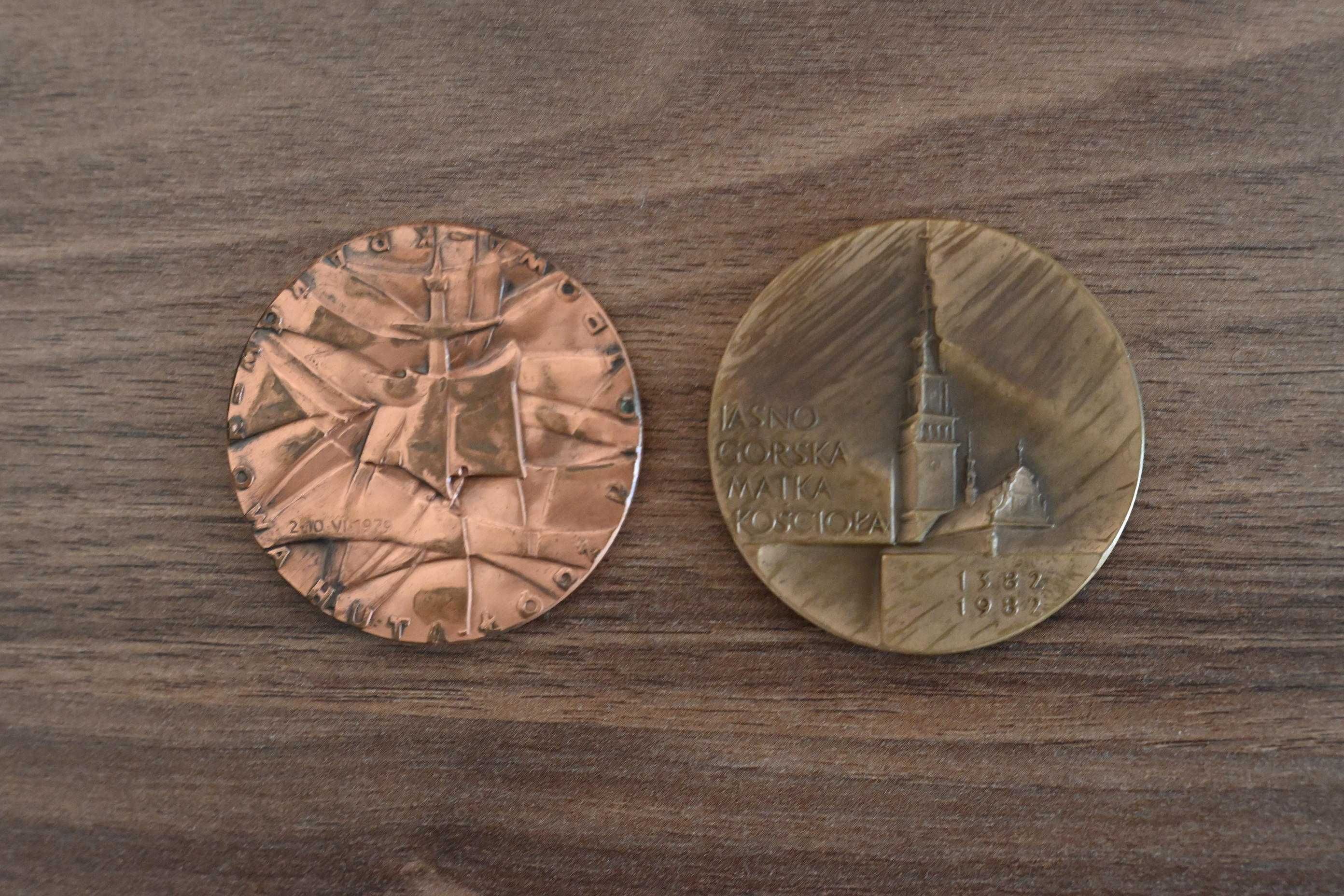 Stare monety (22 szt.) i medale (2 szt.)