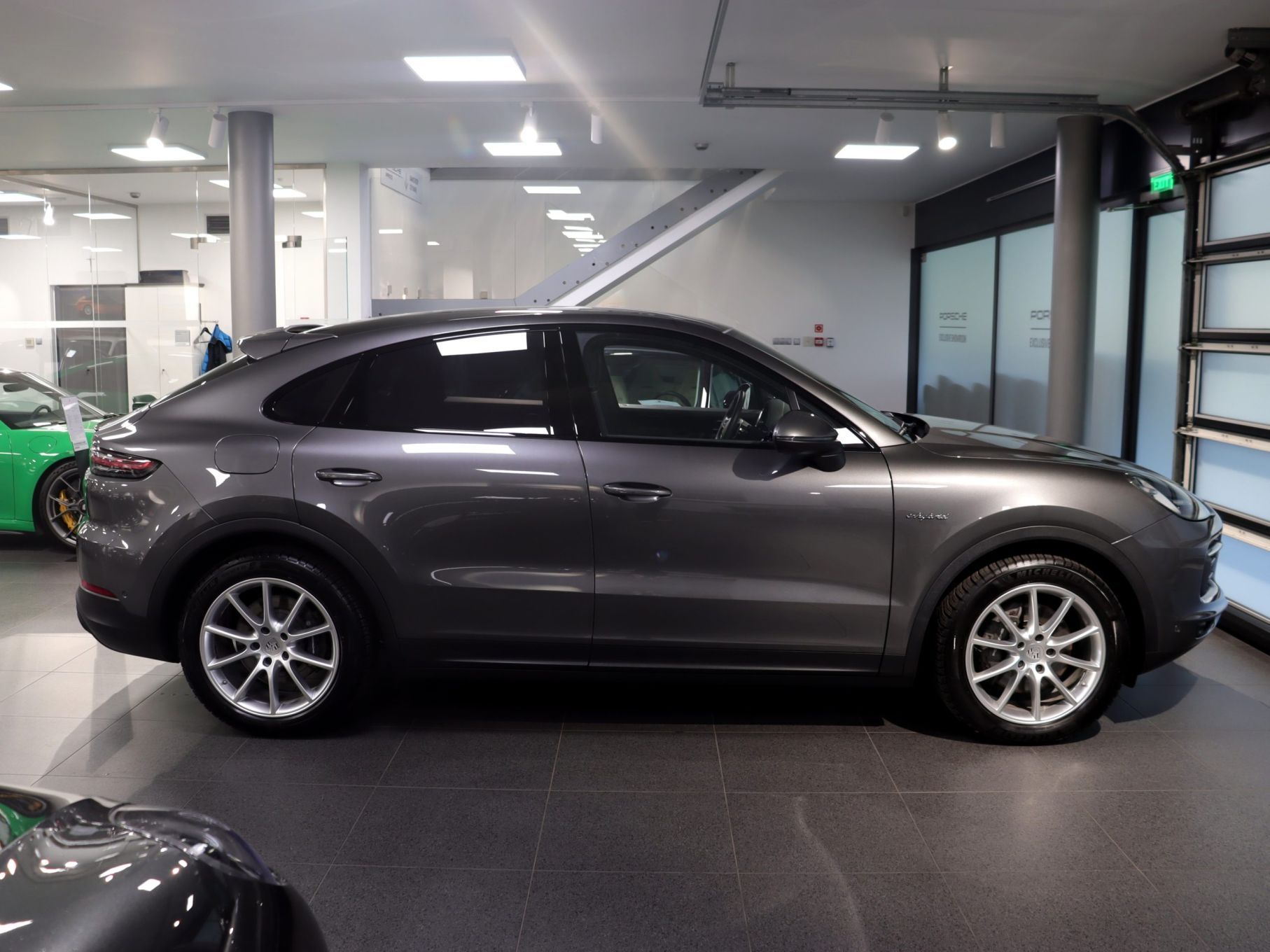 Porsche Cayenne Coupe E-Hybrid .