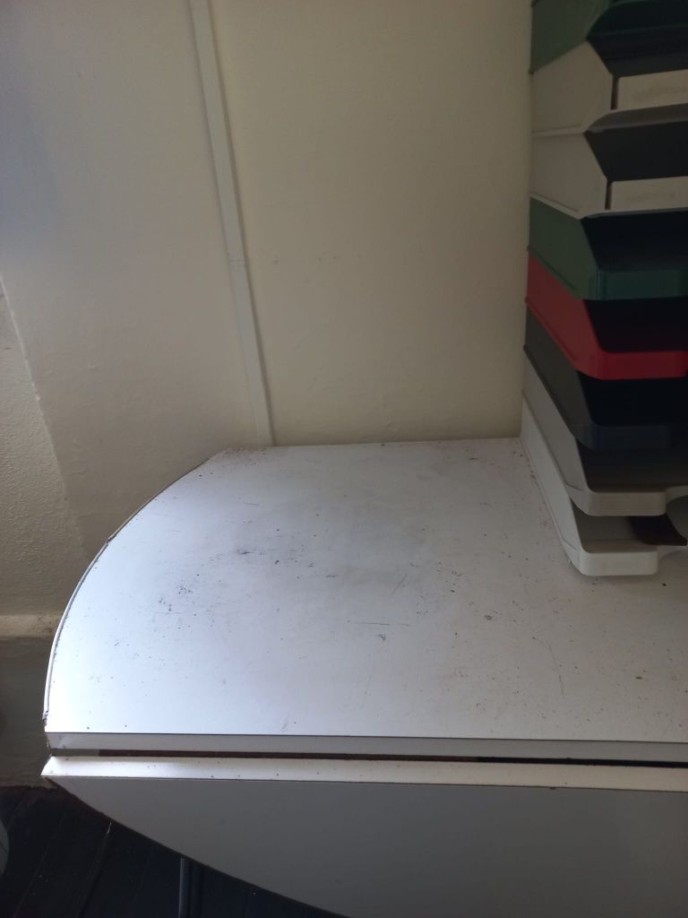 Mesa de cozinha redonda com duas abas