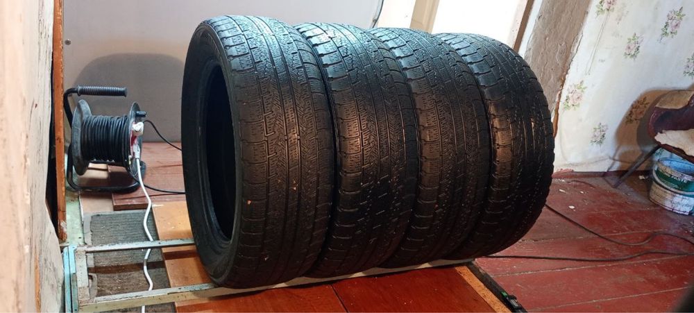 215/60.R17 комплект roadstone
