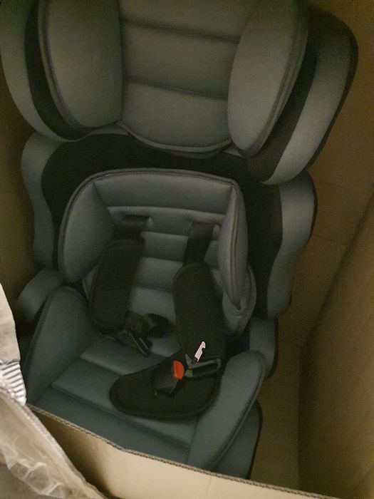 Fotelik dziecięcy nowy