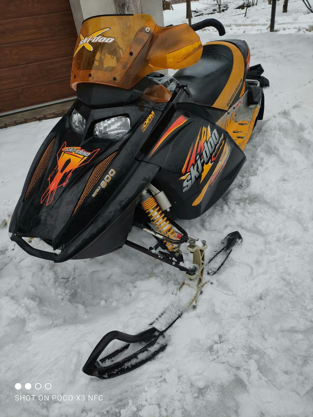 Brp ski doo снігохід