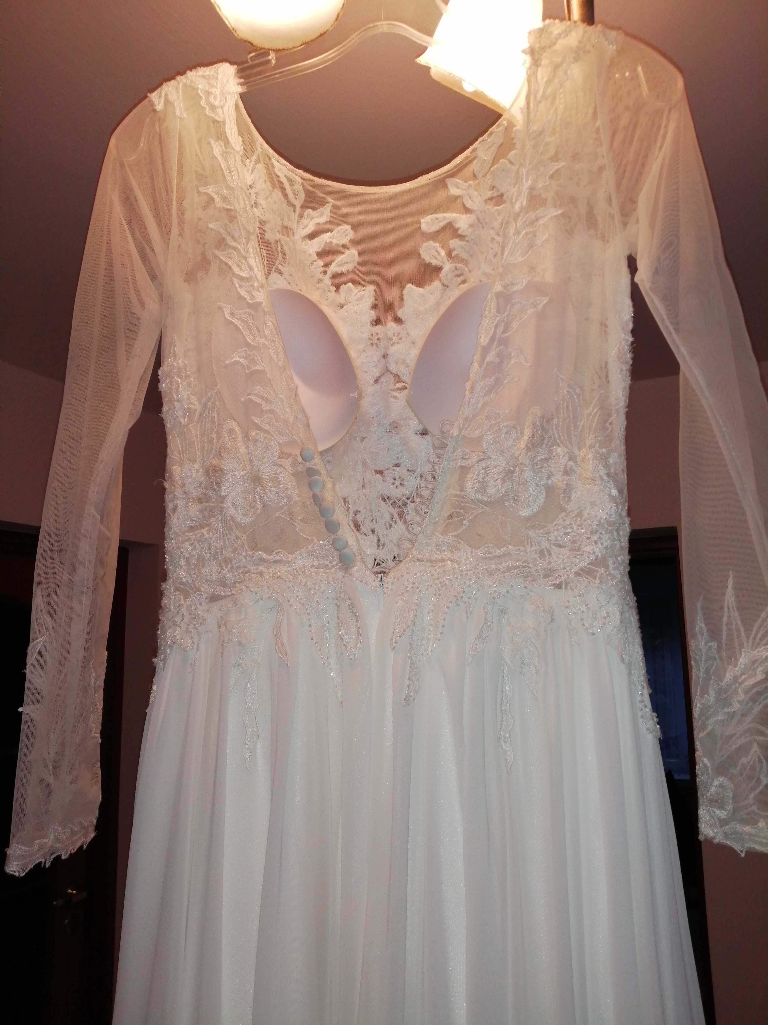 Suknia ślubna z muślinu z cekinami i tiulowym długim rekawem