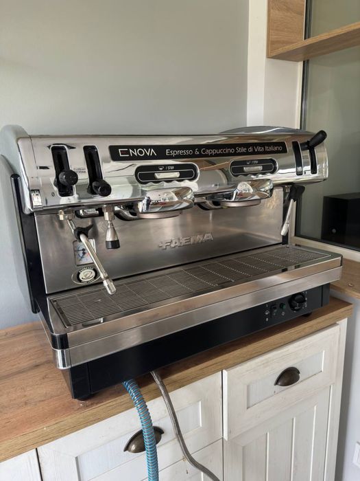 Професійна кавоварка Faema Enova A2, б/у в ідеальному стані
