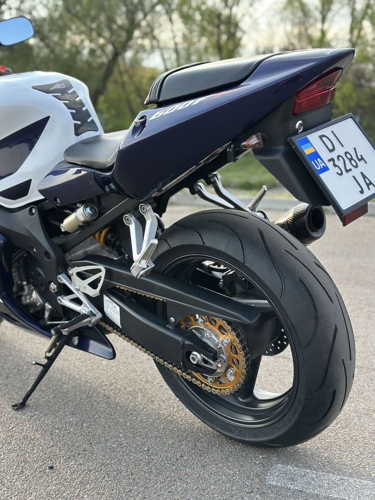 Мотоцикл Спортбайк Honda CBR 600F4i 2003