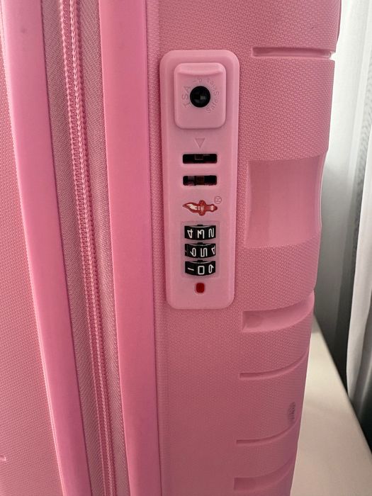 Продам маленьку валізу DARIN