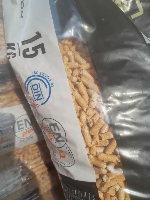 Pellet sosnowy PREMIUM pelet drzewny A1 DinPlus Ikea Hiton 100 % sosna