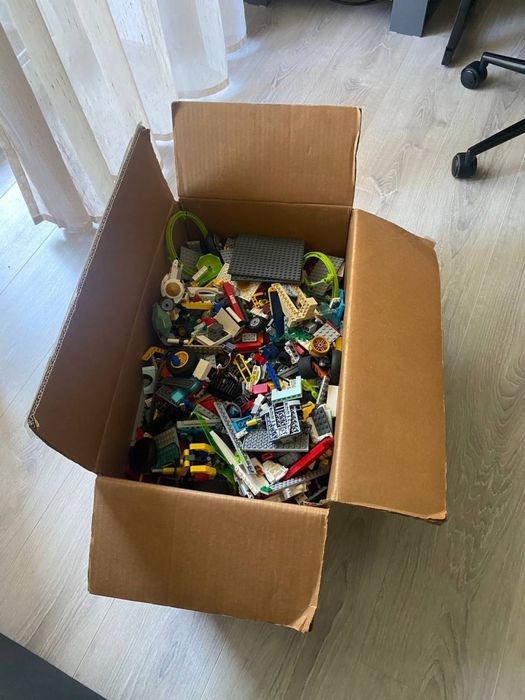 Деталі конструкторів Lego