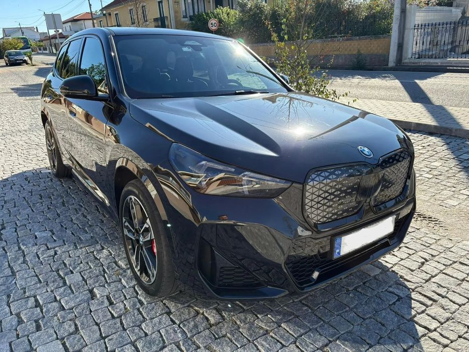 BMW iX1 eDrive20 Pack Desportivo M