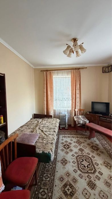 Будинок в Почаєві біля Лаври