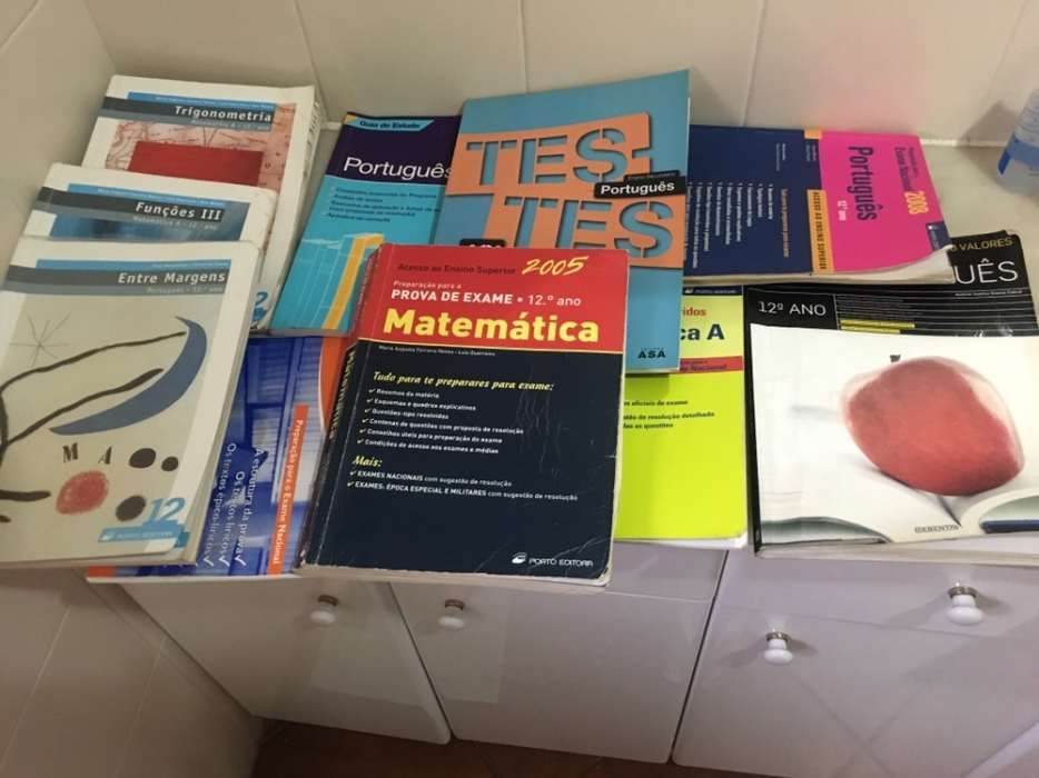 Vende livros preparação de exames nacionais
