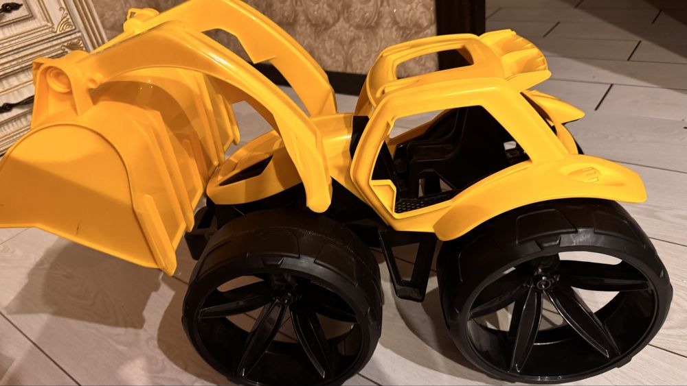 Бульдозер іграшковий, трактор большой