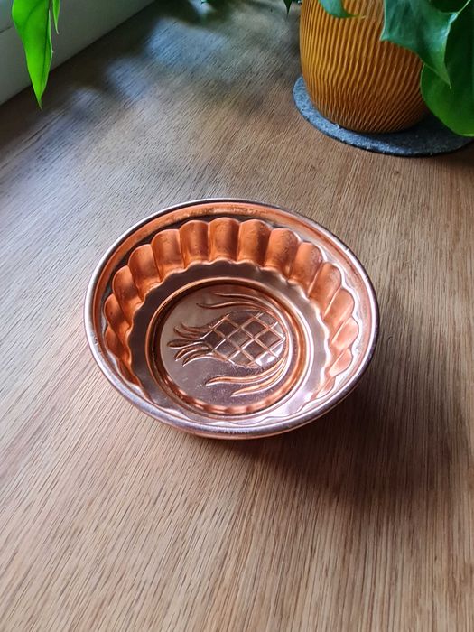 Stara foremka okrągła z ananasem