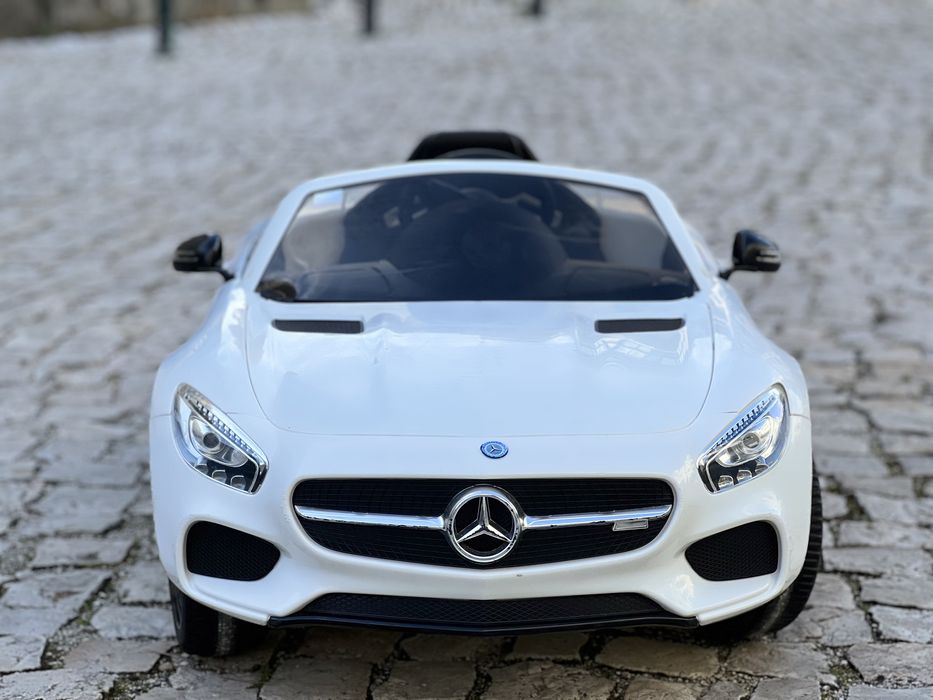 Mercedes Criança a Bateria