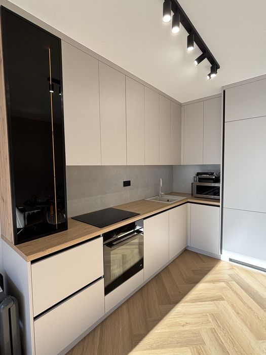 Meble na wymiar/Projekt mebli/Składanie/Montaz mebli/