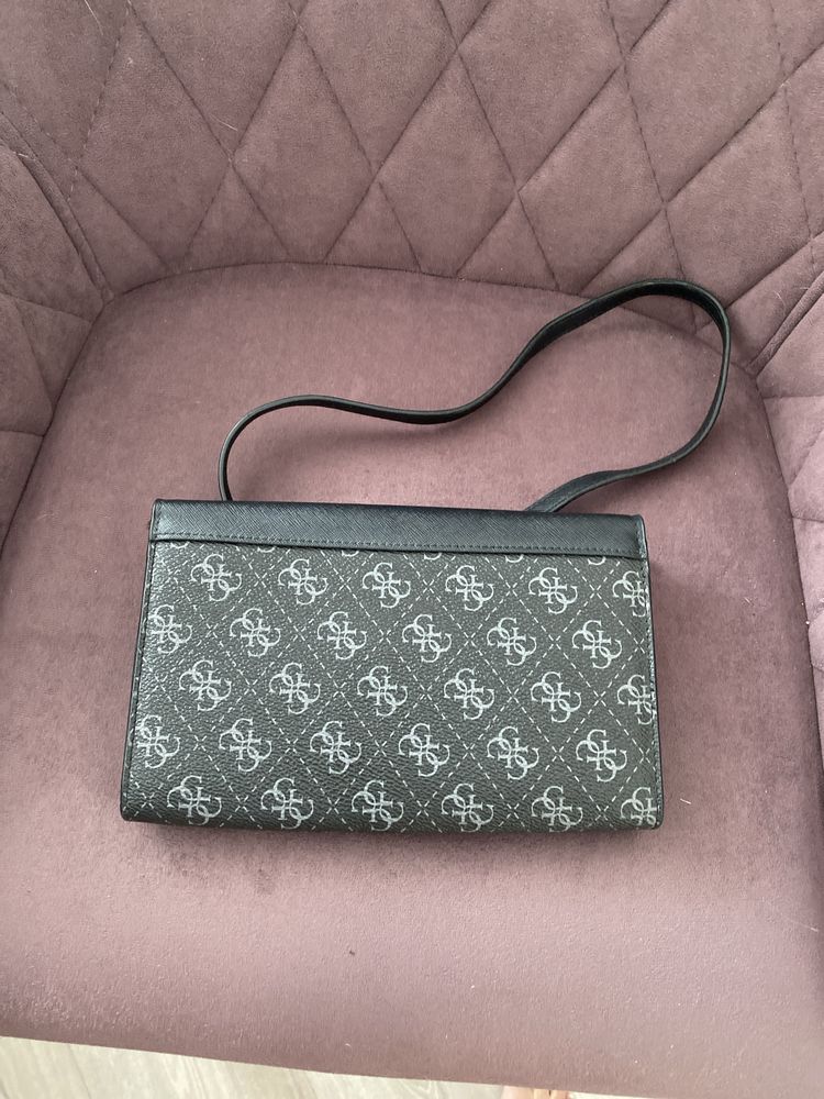 Сумочка женская , брендовая guess