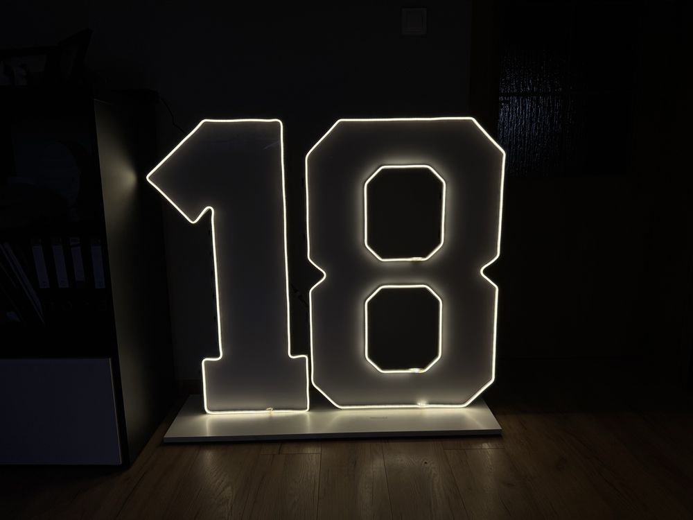 Cyfra 18 Urodziny, Osiemnastka, Led, neon Wykonanie Projekt