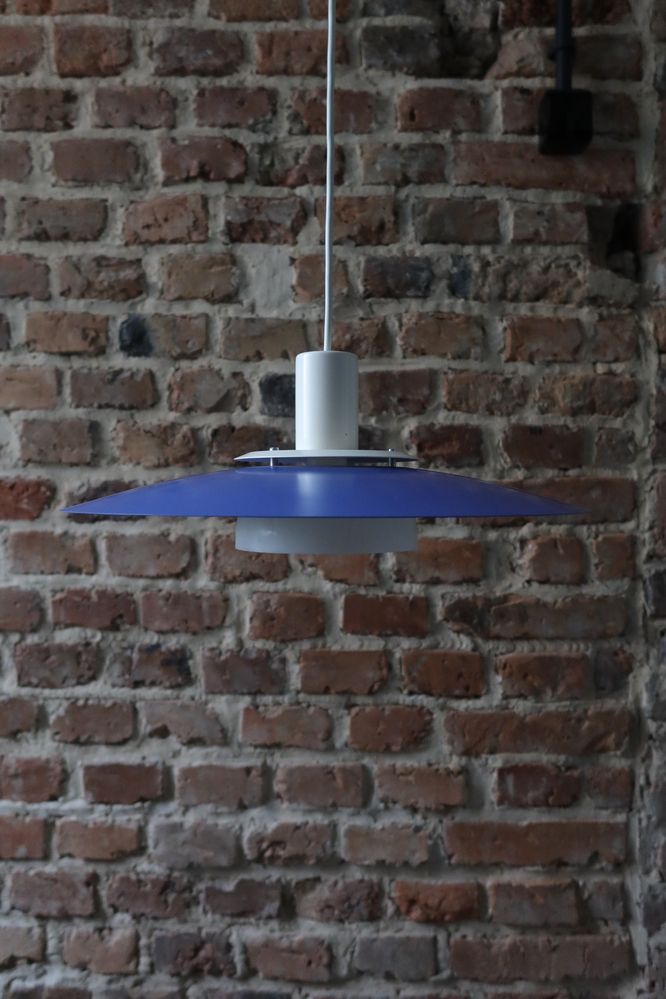 Niebieska Duńska lampa wisząca Design Light Tess space age vintage