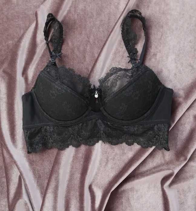 Conforto e Elegância: Sutiã de Renda Preto – Tamanho 95D