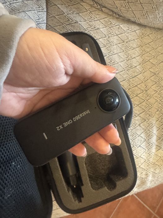 Camera 360• x2 cinzenta com case e baterias