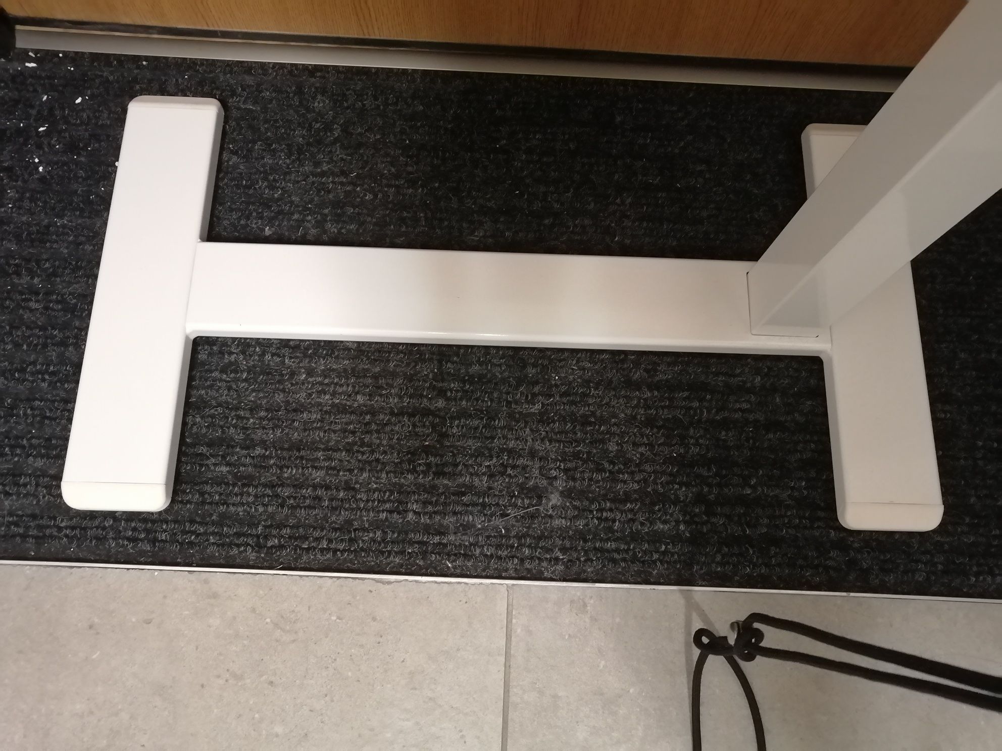 Stolik pod laptopa