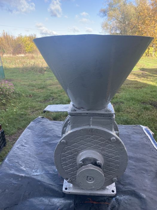 Зернодробілка,крупорушка