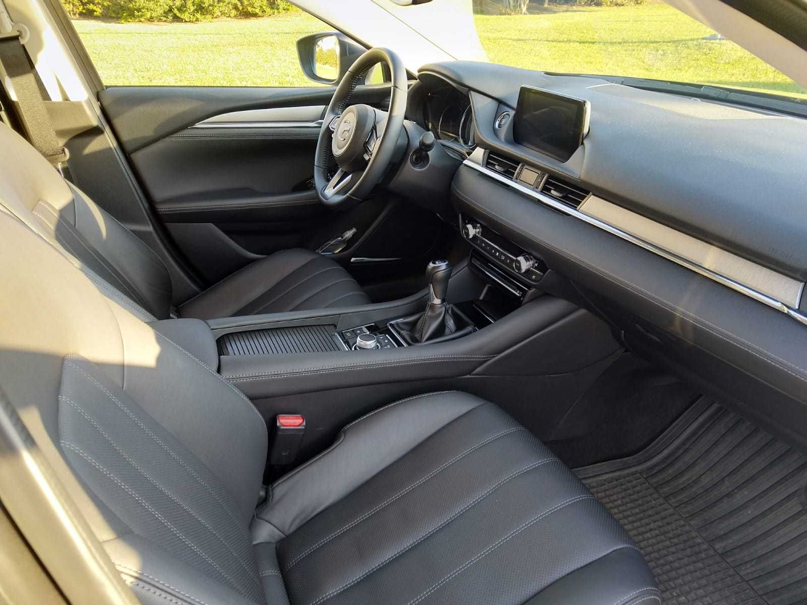 Mazda 6 só 15,000km