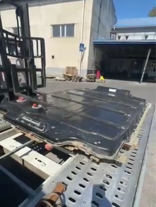 Батарея 100 кВт з Tesla model S 2022 plaid