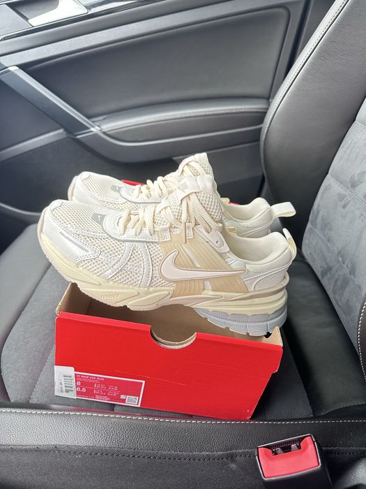 Оригінал! Кросівки Nike V2K RUN  розмір 39 -25см