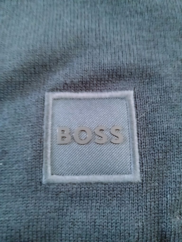 Темно синій светр Boss