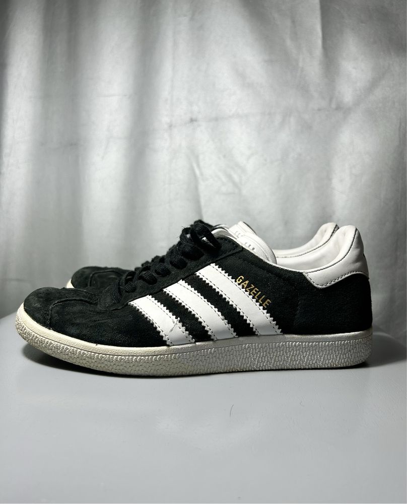 Adidas gazelle. Чорнобілі кросівки адідас газелі