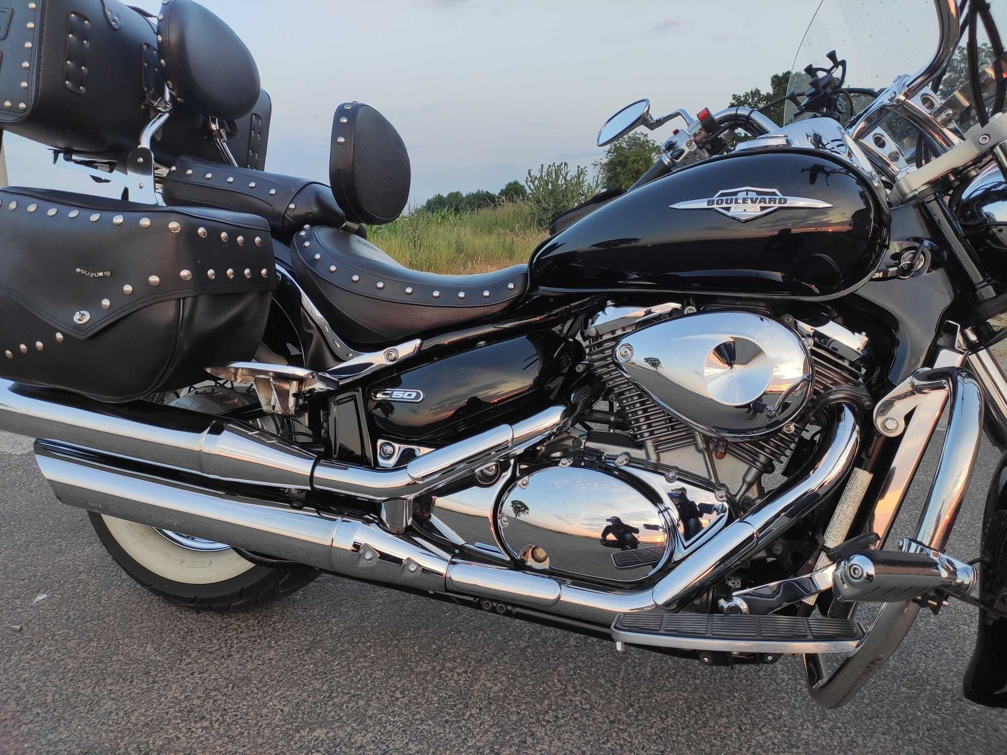 Suzuki boulevard intruder C50 800