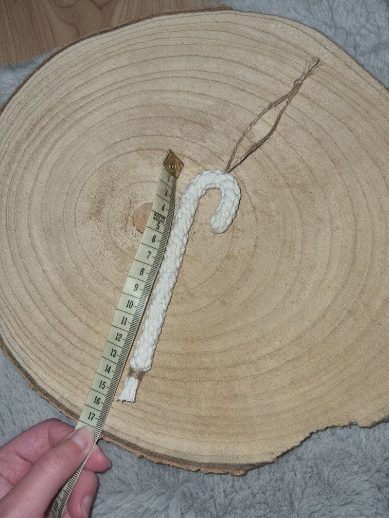 Białe ozdoby choinkowe boho makrama handmade rękodzieło