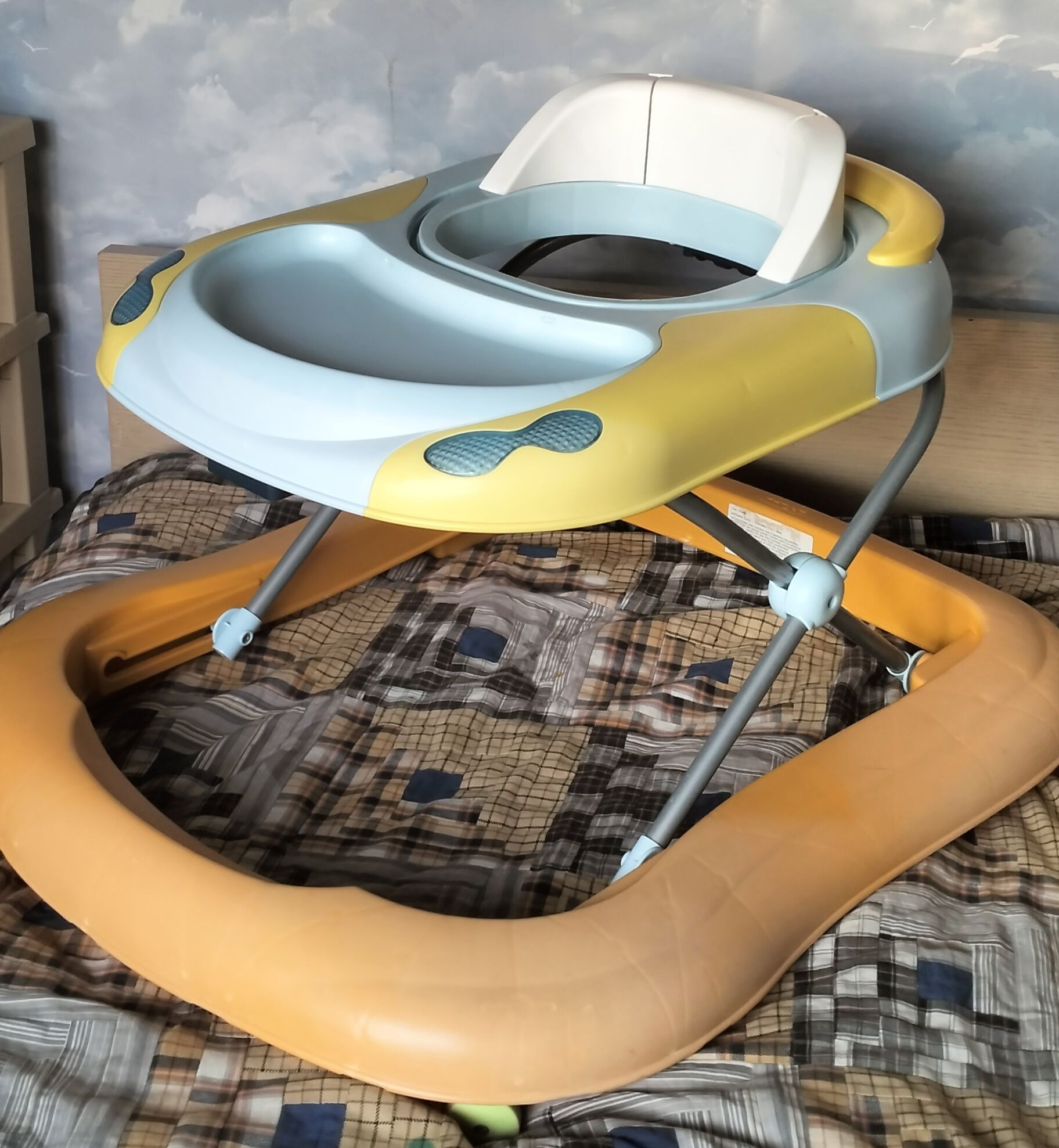 Продам дитячі ходунки Chicco Band