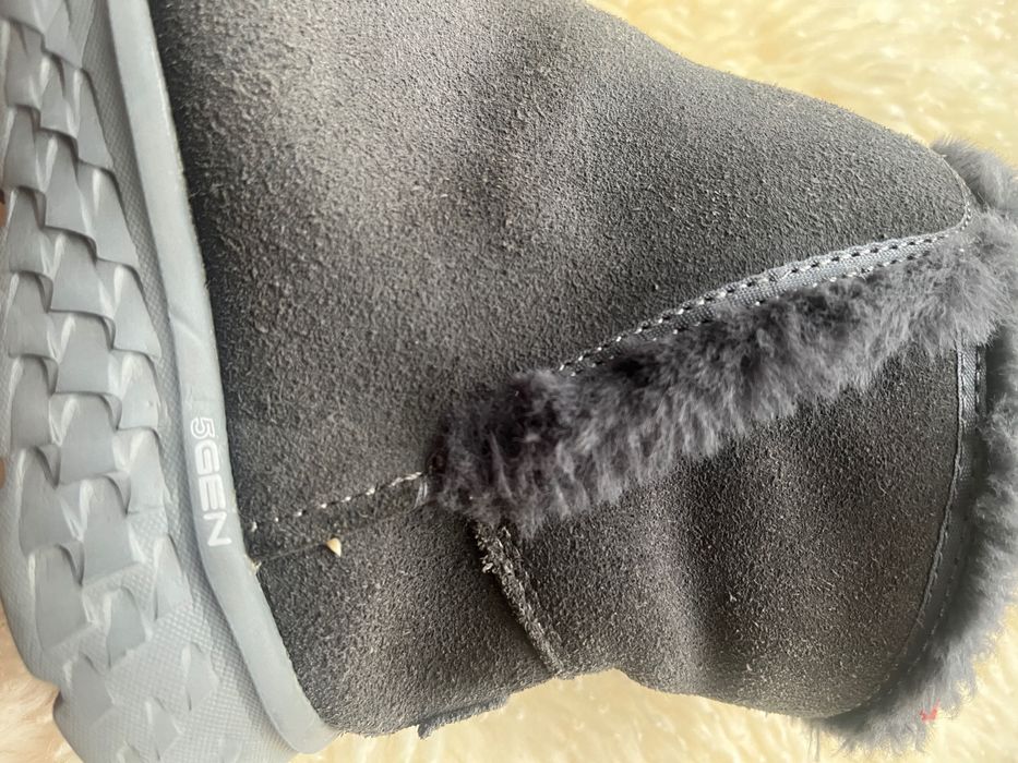 Чоботи черевики Sketchers 36