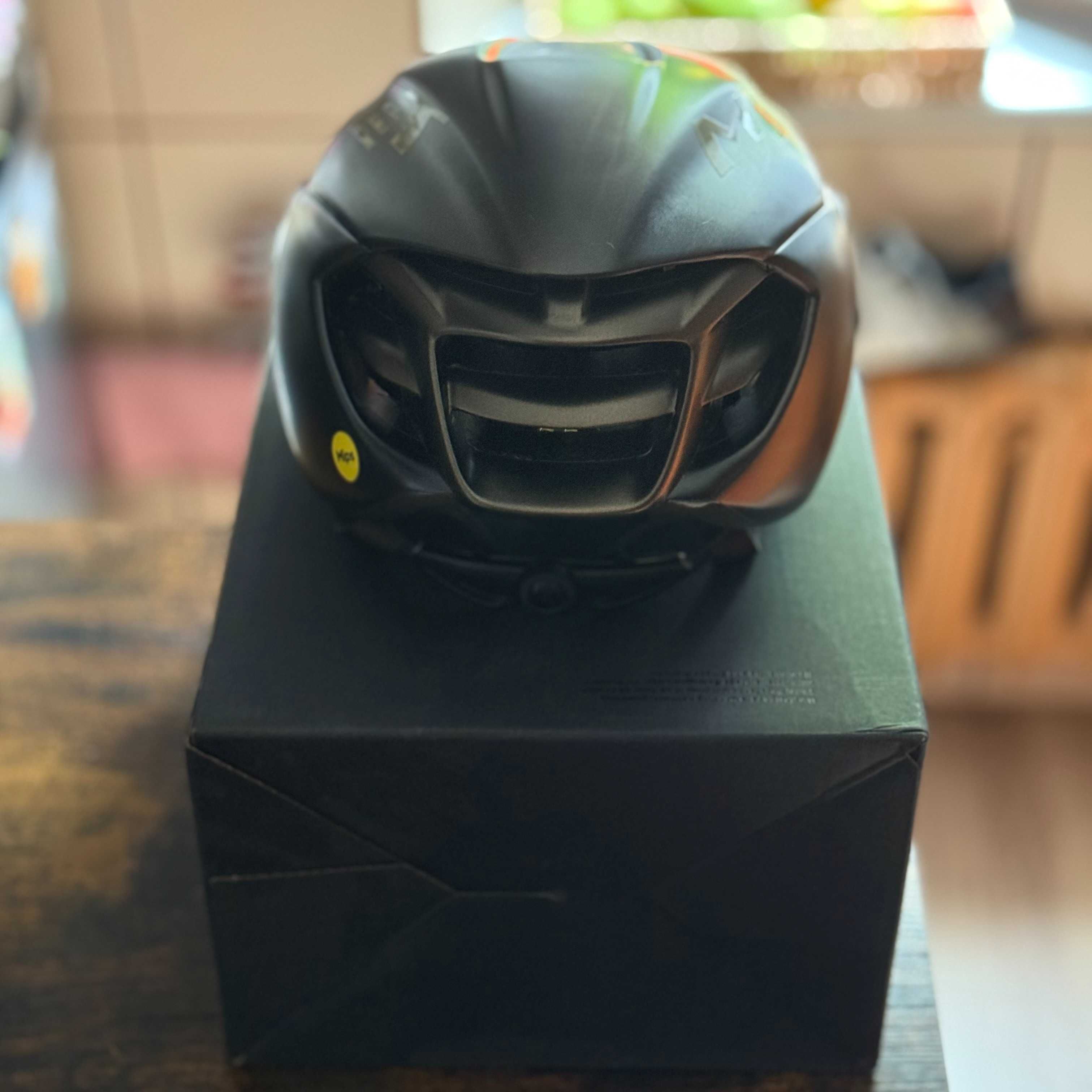 Kask rowerowy MET Manta MIPS Tadej Pogacar black M