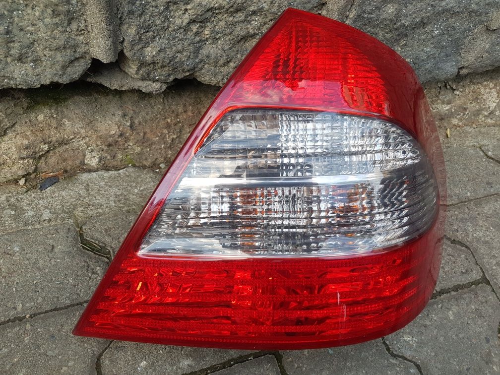 Tylna prawa lampa w211 lift idealna lampa mercedes 211 sedan