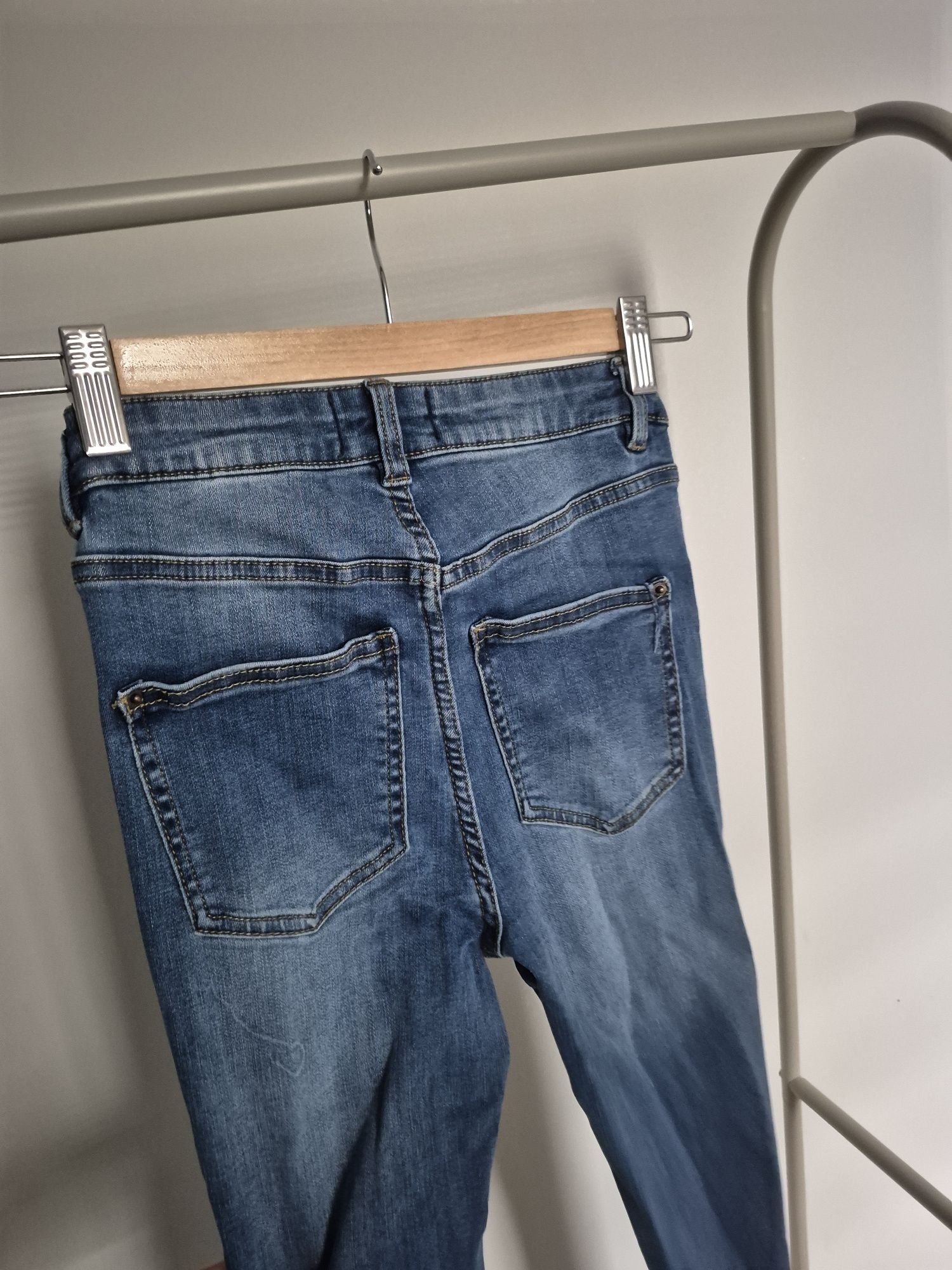 Niebieskie jeansy rurki skinny z wysokim stanem mohito XXS 32