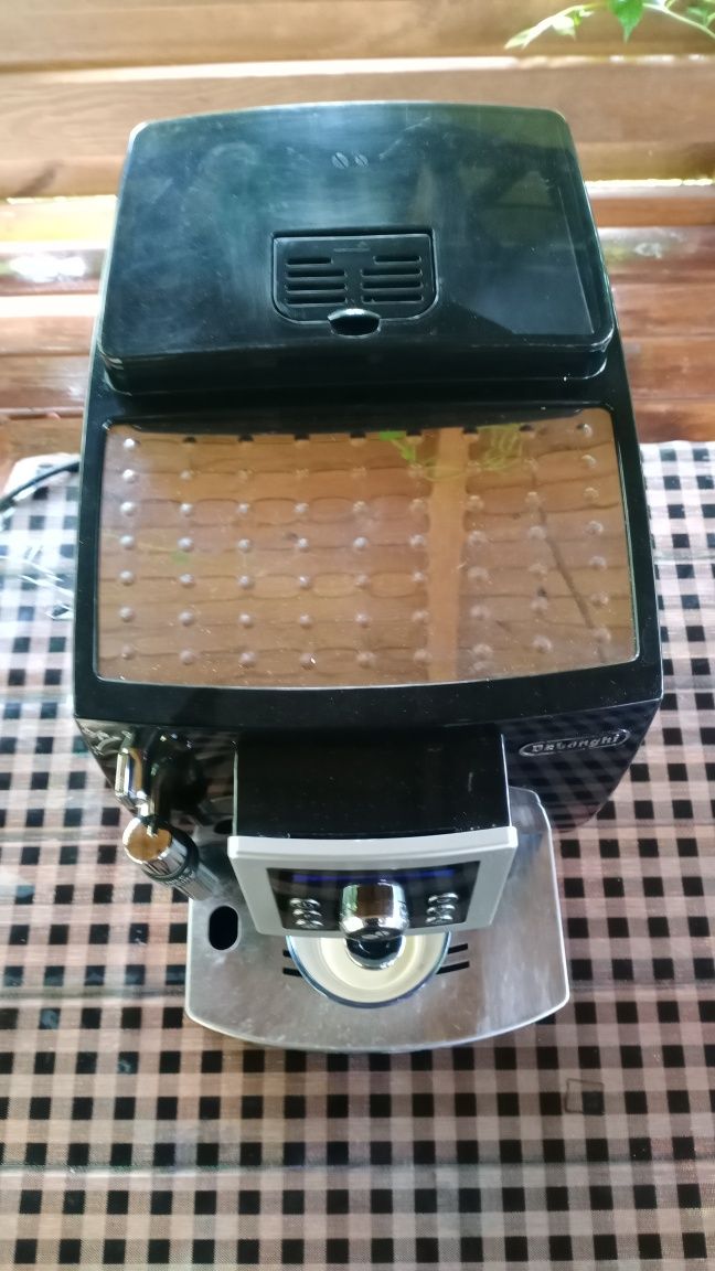 Кавомашина Delonghi ECAM23.427.B