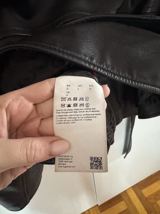 HUGO Жіноча байкерська куртка з ременем