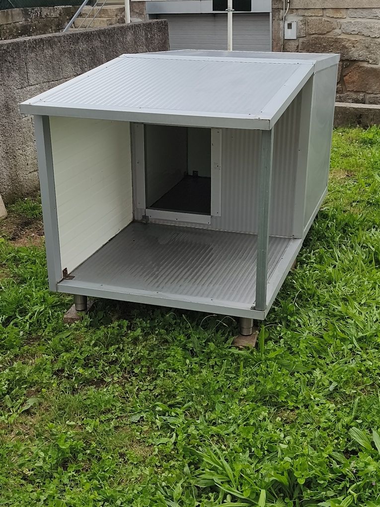 Casota para cães de medio e grande porte