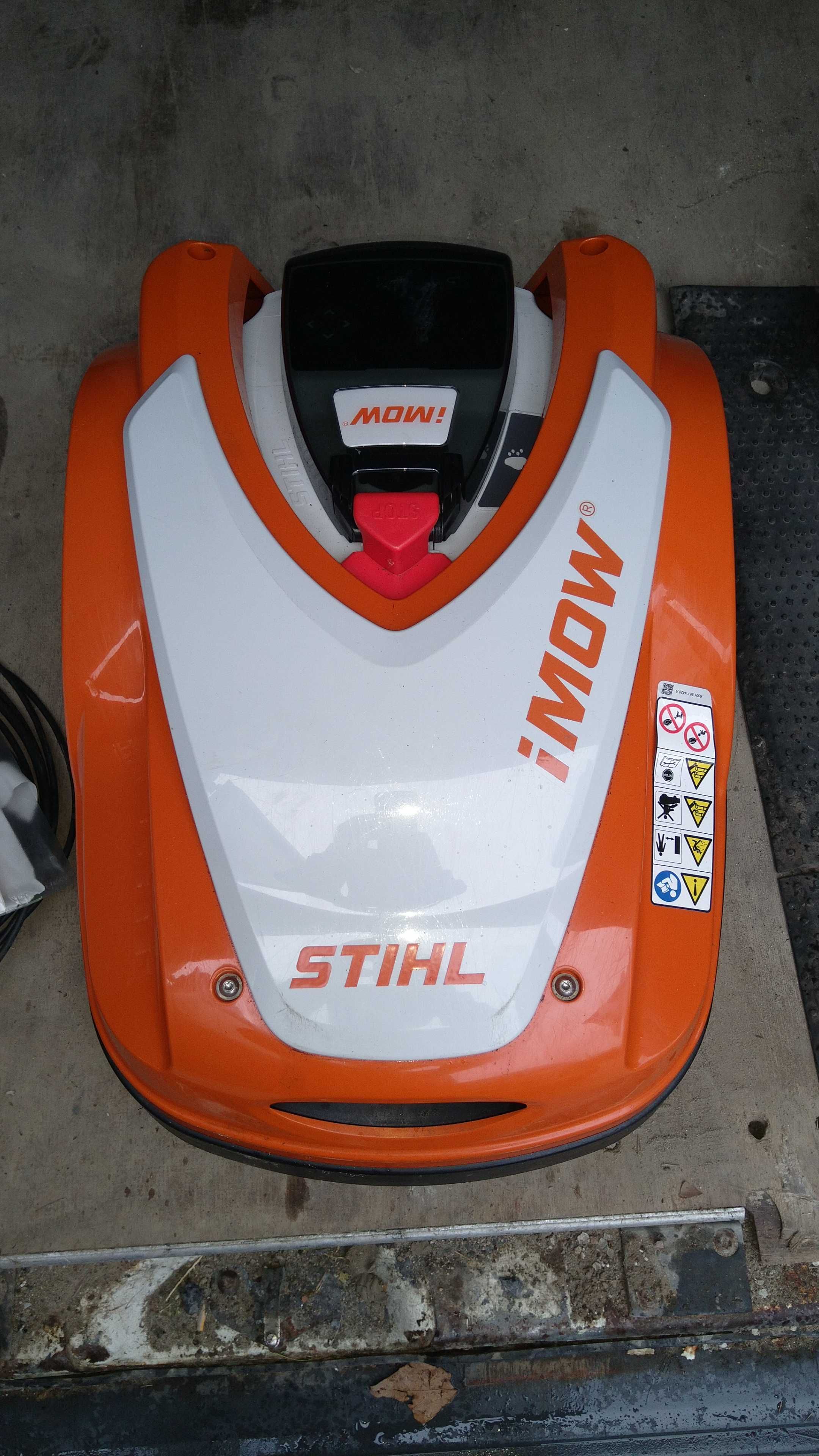 Robot koszący STIHL IMOW RMI 422